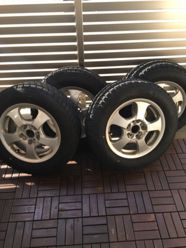スタッドレスタイヤ　15インチ　ホイール付き
