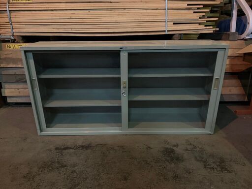 PLUS ガラス戸棚 カウンター 書庫 鍵付 ワイド スチール グレー