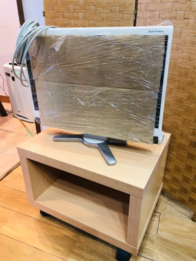 20型インチ液晶TV、テレビ台、チューナー