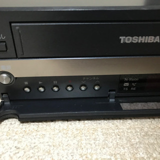 TOSHIBA VARDIA 地上・BS・110度CSデジタルチューナー搭載VTR一体型ハイビジョンレコーダー HDD300GB RD-W301 2008年製　難あり品の画像