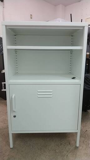 スチール製キャビネット　鍵付き