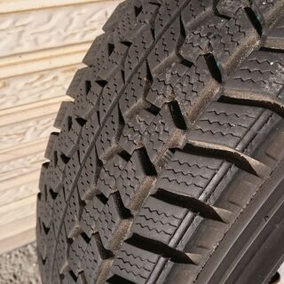 キャンピングカー　スタッドレス　195/70 R15　106/1...
