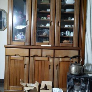 あげます。食器棚