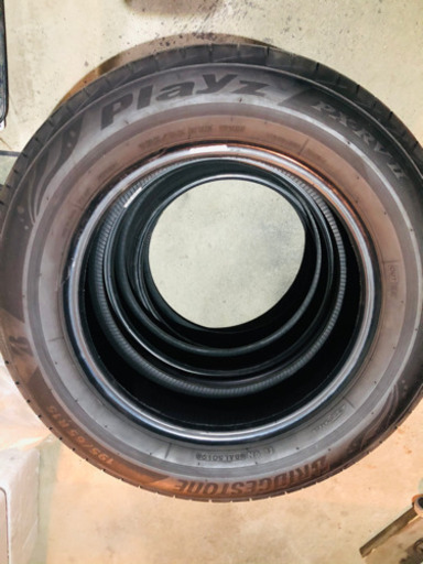 美品！　REGNO(レグノ) 195/65 R15 バリ溝タイヤ！　送料無料！