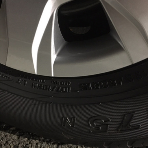 ハイエース　純正15インチ　タイヤ・ホイール4本セット