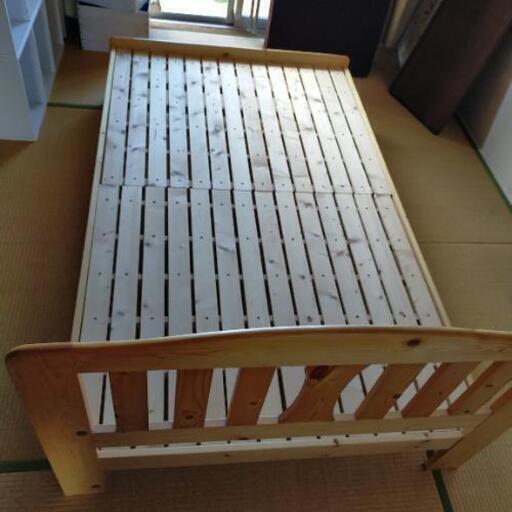 お取引中 セミダブルベッド 全体的に大きな汚れやキズなど無し 3つ折りマットレス付き