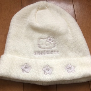 美品！ニット帽　キティちゃん