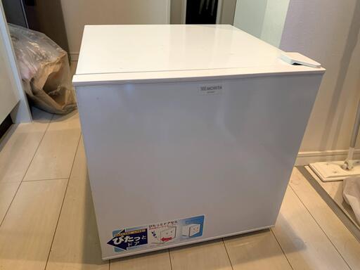 小型冷蔵庫　一人暮らしやワンルームで使用するのに最適です。