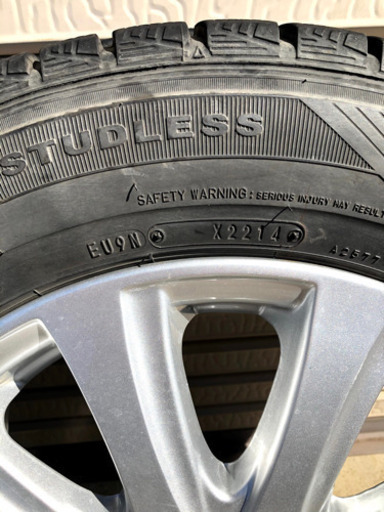 プリウス スタッドレス4本セット 195.65.r15