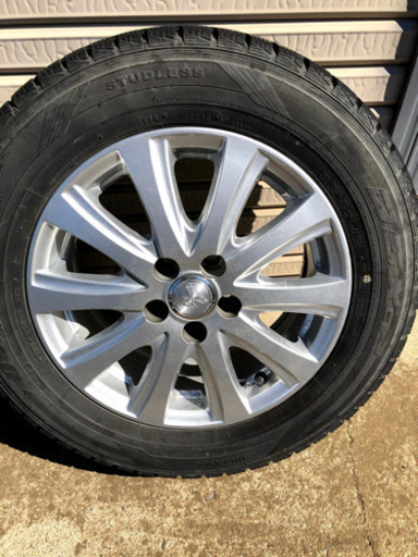 プリウス スタッドレス4本セット 195.65.r15