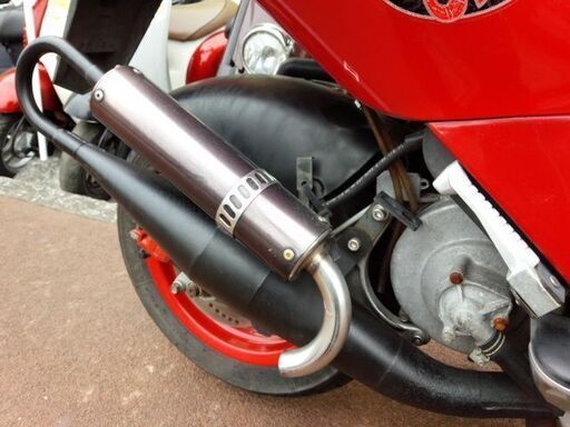 NO.3624　キムコ　スーパー９Ｓ （ＫＹＭＣＯ） 水冷２サイクルエンジン　前後ディスクブレーキ　ユーロチャンバー付き　レッド＆ブラック　☆彡