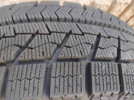 [中古]スタッドレスタイヤ アルミホイールセット　ブリジストン　VRX 185/70/R14 