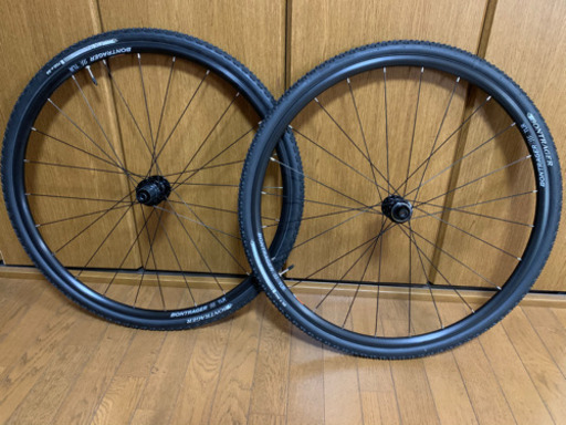 シクロクロス用のボントレガー　タイヤ、ホイール　セットです。