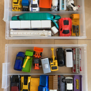 トミカとボックス