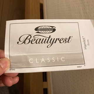 クイーンサイズ　マットレス（シモンズ）とベッドフレーム（無印）の画像