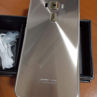 【取引終了】SIMフリースマホ ASUS Zenfone 3 クリスタルゴールド (ZE520KL)の画像