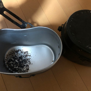 アウトドア 昔の飯盒2つ  キャンプなどにの画像