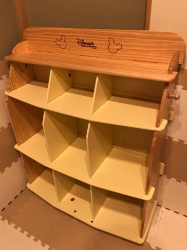 World of English 子供用　本棚