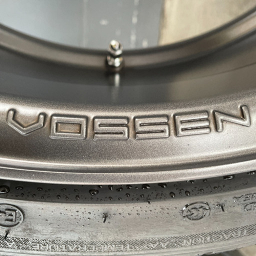 車のパーツ vossen