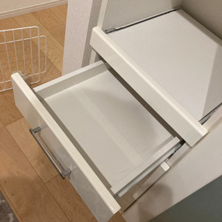 値下げしました。食器棚　カップボードの画像