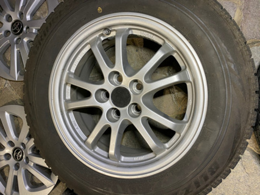 195/65R15 ブリジストン ブリザック VRX スタッドレスタイヤ 4本セット 残溝5mm程度 50プリウス プリウス ウィッシュ 100-4H