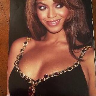 【差し上げます】ビヨンセ&ブリトニーのポスターカレンダーの画像