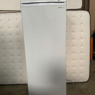 s1227-3 値下げ！SHARP ノンフロン冷凍庫　FJ-HS17X-W 167L 2017年製