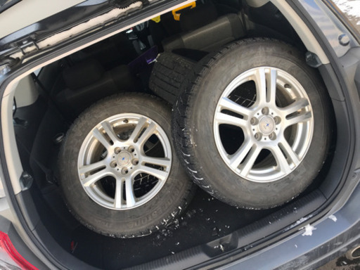 誰か直ぐに引き取ってください。冬タイヤ15インチ PCD100x5穴 +47