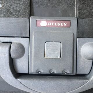 カタール航空CA公式、DELSEY 2輪，スーツケース の画像