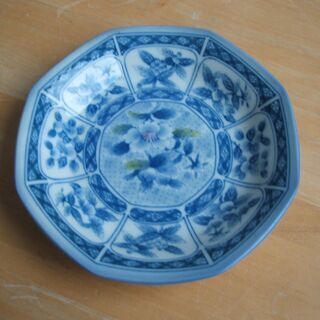 小皿 各１枚５０円の画像