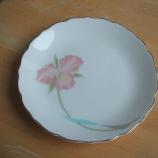 小皿 各１枚５０円の画像