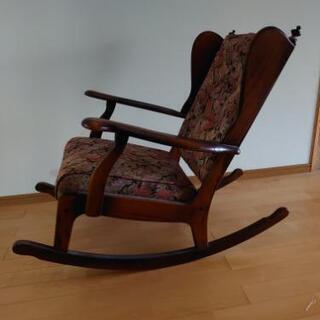 カリモク ロッキングチェアの画像