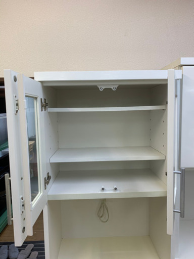 【リサイクルショップ八光　田上店　配達・設置OK】　ホワイト　スリム食器棚