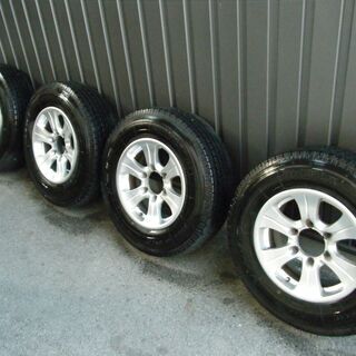 ハイエース　バン　TOYO　195/80R15　107/105L LT　中古群馬県より