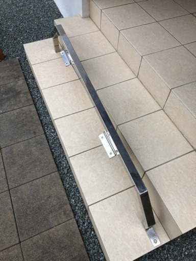 大型トラック、UDクオン用無線アンテナ台座