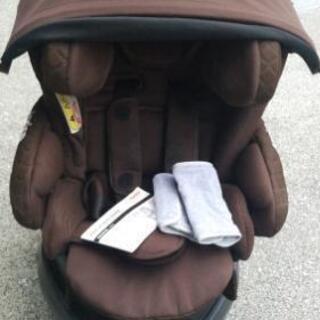 [取引進行中]ISOfix チャイルドシート アップリカ フラデ...
