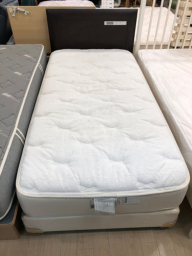 ＊脚付きマットレス　シングル