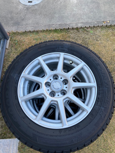 プリウス　スタッドレス