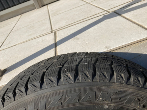 スタッドレスタイヤホイル付き4本セットサイズ 165/70R14