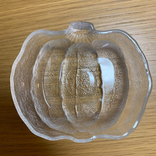 ガラス　器　かぼちゃの形