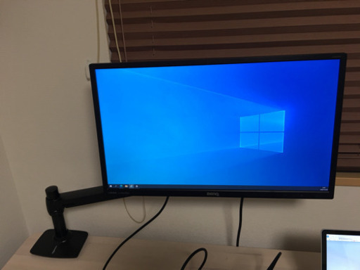 24インチワイドディスプレイ＋Amazonモニタアーム付き