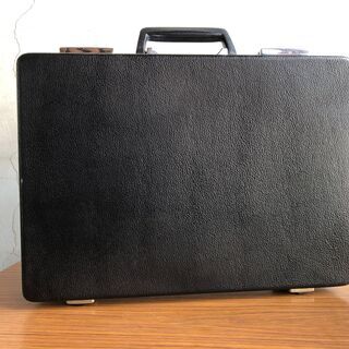 アタッシュケース 傷あり 鍵2本付き