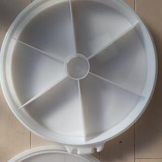 オードブル　盛り付け用　保存容器　タッパーウェアーTupperwareの画像