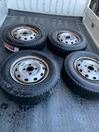 軽トラ軽箱バンスタッドレスタイヤ、サンバーに使用しました