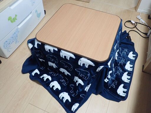 小型のこたつです。使わなくなったので出品いたします。