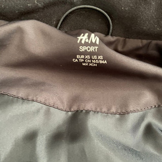 H＆M ダウンベスト Sサイズの画像