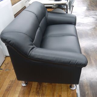 アーバン通商のブラック2人掛けソファのご紹介！【トレジャー