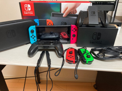 1万円！Nintendo Switch（Joy-Con、プロコン付き）