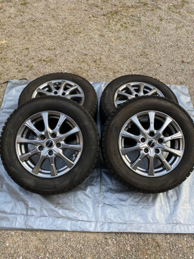 ［話し合い中］ホイール付、ピレリのスタッドレスタイヤ