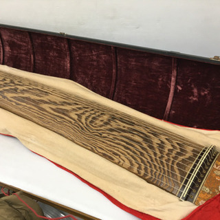 高級仕様！】◇和琴◇13弦琴 和楽器 綾杉彫 くり甲
